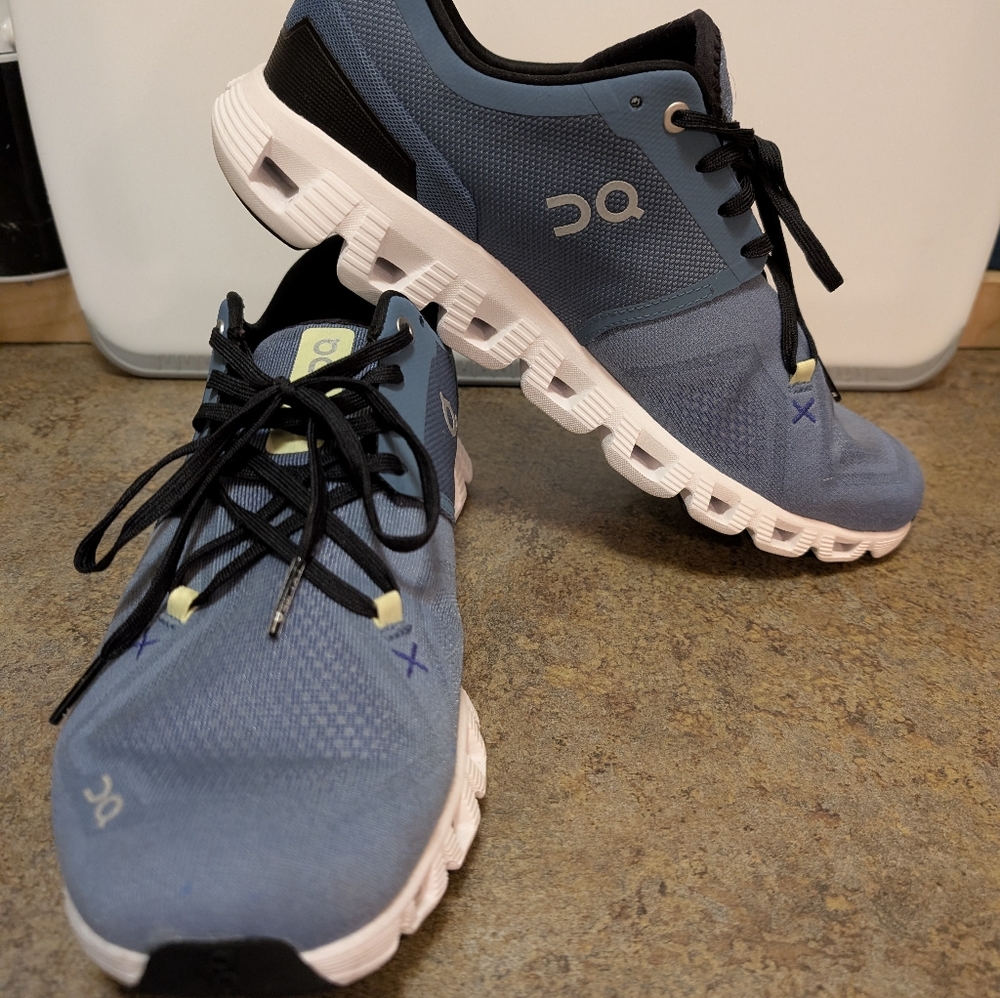 LIKE NEW! ON CLOUD X 3 PEWTER WHITES 9.5 US Men | 9 UK | 43 EU